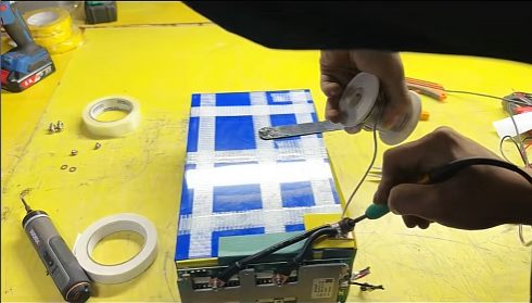 朗凯威米兰体育注册资金简单制作12V230安3度电个性露营移动电源